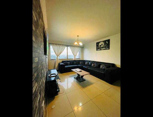 2 BEDROOM APARTMENT FOR SALE IN DURBAN CBD